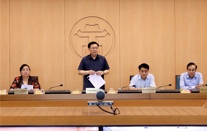 Hà Nội quyết tâm kiểm soát dịch, cố gắng duy trì các hoạt động sản xuất kinh doanh