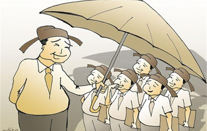 Áp lực “hành quan” - khoảng tối dưới chân đèn