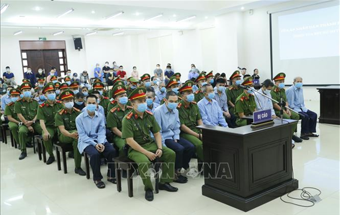 Xét xử sơ thẩm vụ án hình sự đặc biệt nghiêm trọng tại xã Đồng Tâm (huyện Mỹ Đức): Nói lời sau cùng, nhiều bị cáo nức nở khóc, xin tha thứ và hưởng lượng khoan hồng