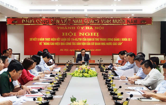 Nỗ lực xây dựng hình ảnh công chức Thủ đô hết lòng phục vụ nhân dân