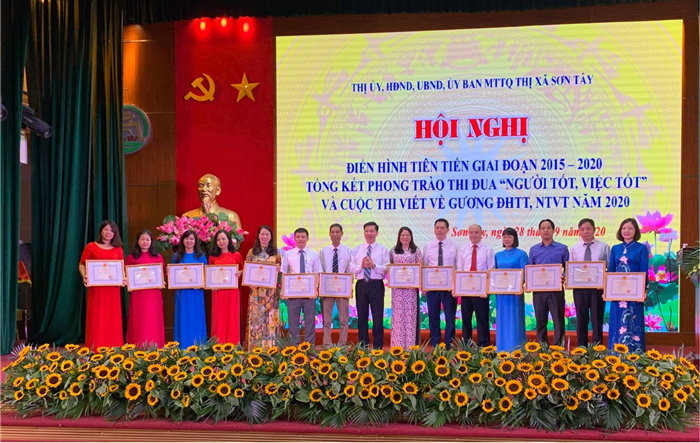 Hội nghị điển hình tiên tiến thị xã Sơn Tây giai đoạn 2015-2020
