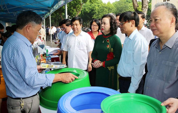 Bàn giải pháp nâng cao chất lượng môi trường khu vực nông thôn