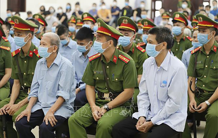 Thượng tôn pháp luật và chính sách nhân đạo