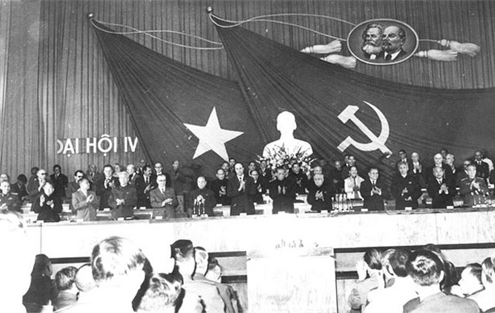 Từ đại hội đến đại hội - Đại hội đại biểu toàn quốc lần thứ IV: Đẩy mạnh công nghiệp hóa xã hội chủ nghĩa