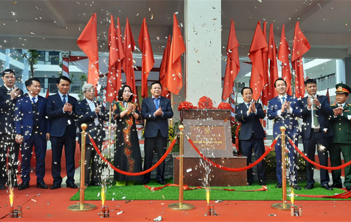Quận Bắc Từ Liêm gắn biển 3 công trình chào mừng Đại hội đại biểu toàn quốc lần thứ XIII của Đảng
