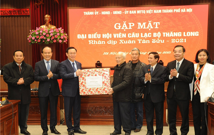 Thường trực Thành ủy Hà Nội gặp mặt đại biểu Câu lạc bộ Thăng Long