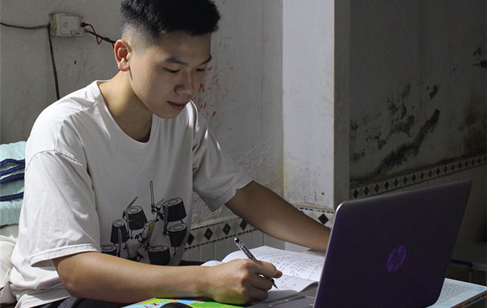 Đề xuất gói tín dụng hỗ trợ học sinh, sinh viên khó khăn mua máy tính học trực tuyến trong mùa dịch