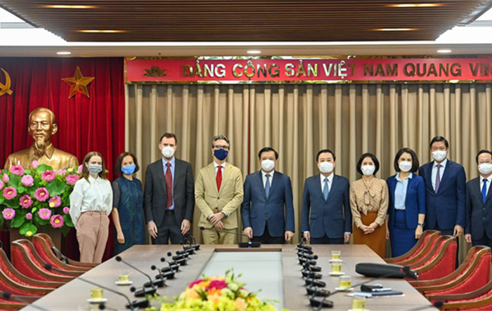 Bí thư Thành ủy Đinh Tiến Dũng tiếp Đại sứ Liên minh châu Âu tại Việt Nam