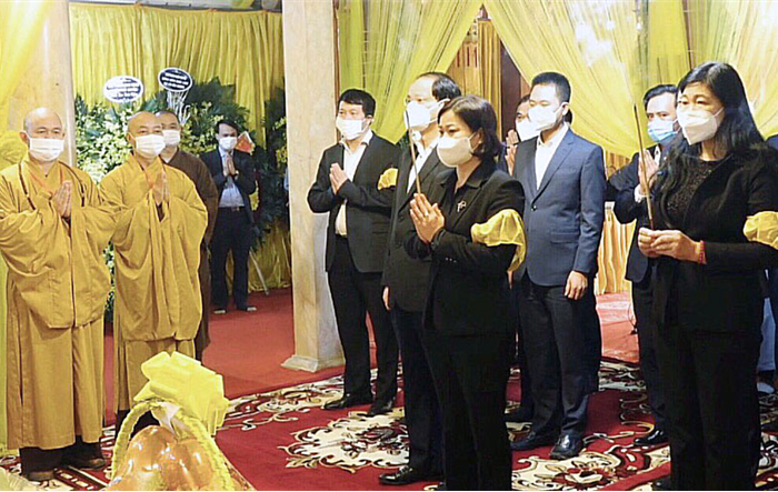 Đoàn đại biểu thành phố Hà Nội viếng Đại lão Hòa thượng Thích Phổ Tuệ