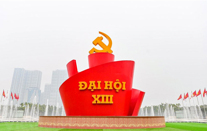 Để Đảng ta mãi trong lòng dân