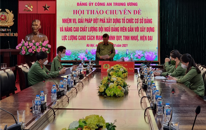 Nâng cao chất lượng đội ngũ đảng viên gắn với xây dựng lực lượng Công an nhân dân cách mạng, chính quy, tinh huệ, hiện đại