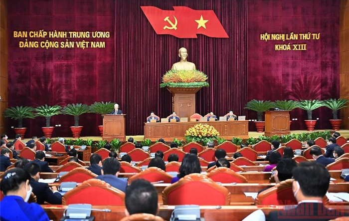 Thông cáo báo chí về ngày làm việc thứ hai của Hội nghị Trung ương 4