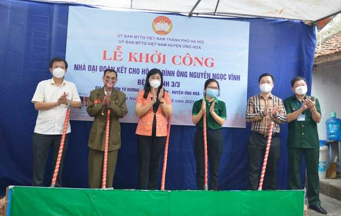 Ủy ban MTTQ Thành phố khởi công và bàn giao nhà Đại đoàn kết tại huyện Ứng Hòa