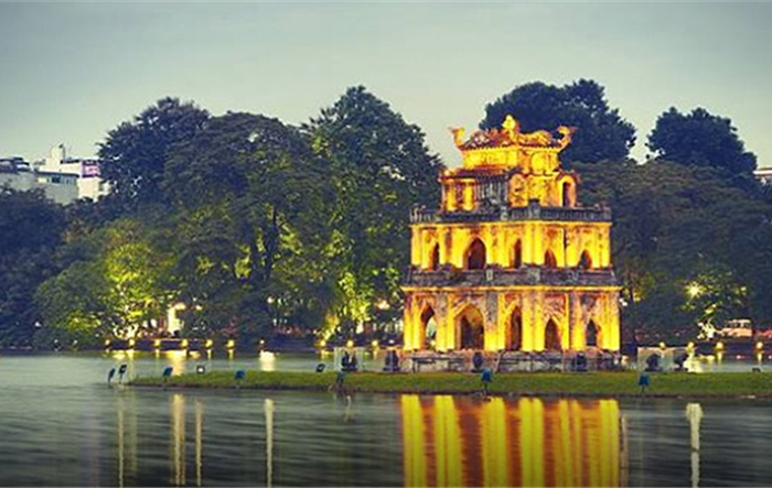 Triển lãm trực tuyến “Hồ Gươm, giao lộ Đông - Tây”
