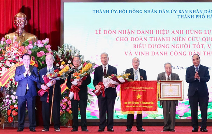 Trao tặng danh hiệu “Anh hùng Lực lượng vũ trang Nhân dân”  cho Đoàn Thanh niên cứu quốc thành Hoàng Diệu và tôn vinh những tấm gương tiêu biểu năm 2021
