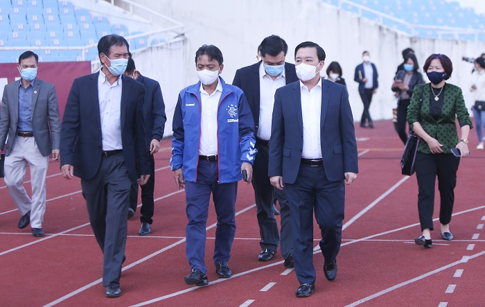 Phó Chủ tịch UBND thành phố Hà Nội Chử Xuân Dũng kiểm tra công tác chuẩn bị tại Sân vận động Quốc gia Mỹ Đình