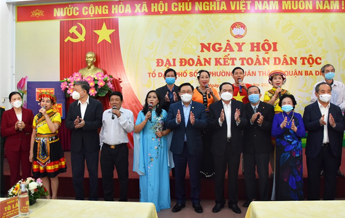 Chủ tịch Quốc hội dự Ngày hội Đại đoàn kết toàn dân tộc tại phường Quán Thánh, quận Ba Đình