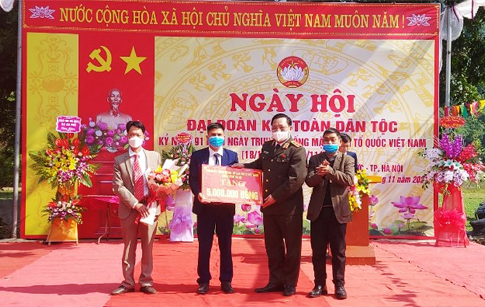 Giám đốc Công an Thành phố dự Ngày hội Đại đoàn kết toàn dân tộc tại thôn Thanh Hà
