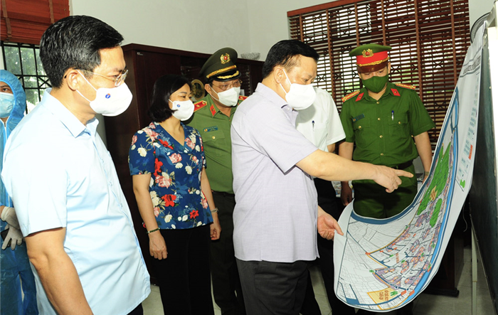 Bí thư Thành ủy Hà Nội Đinh Tiến Dũng: Thí điểm ngay cách ly F1 tại nhà, điều trị F0 tại cơ sở
