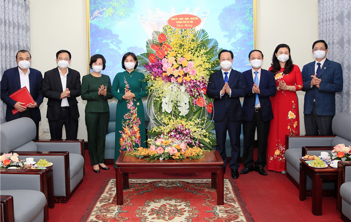 Lãnh đạo Thành phố chúc mừng Ngành Giáo dục và Đào tạo Thủ đô