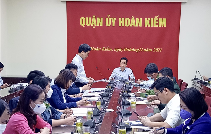 Quận Hoàn Kiếm tăng cường công tác lãnh đạo, chỉ đạo phòng, chống dịch Covid-19 trong tình hình mới