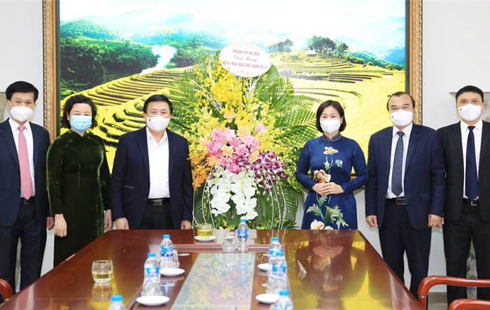 Lãnh đạo thành phố Hà Nội chúc mừng Học viện Chính trị quốc gia Hồ Chí Minh