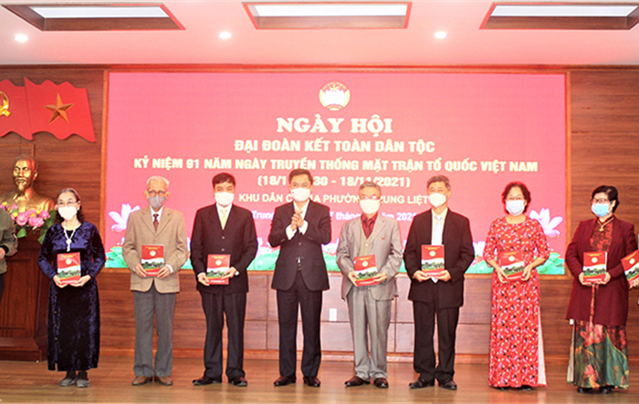 Phó Chủ tịch UBND Thành phố Hà Minh Hải dự Ngày hội Đại đoàn kết toàn dân tại phường Trung Liệt, quận Đống Đa