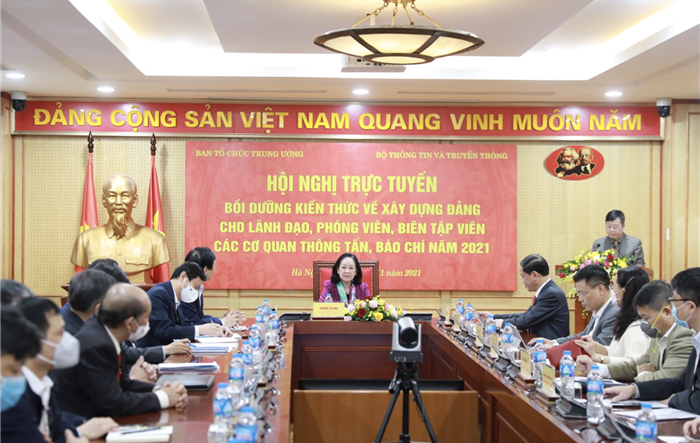 Bồi dưỡng kiến thức về xây dựng Đảng  cho gần 1.000 cán bộ, phóng viên, biên tập viên