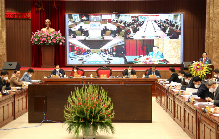 Bí thư Thành ủy Hà Nội Đinh Tiến Dũng: Điều trị F0 tại nhà ở 4 quận lõi phải bảo đảm điều kiện, tiêu chí chặt chẽ