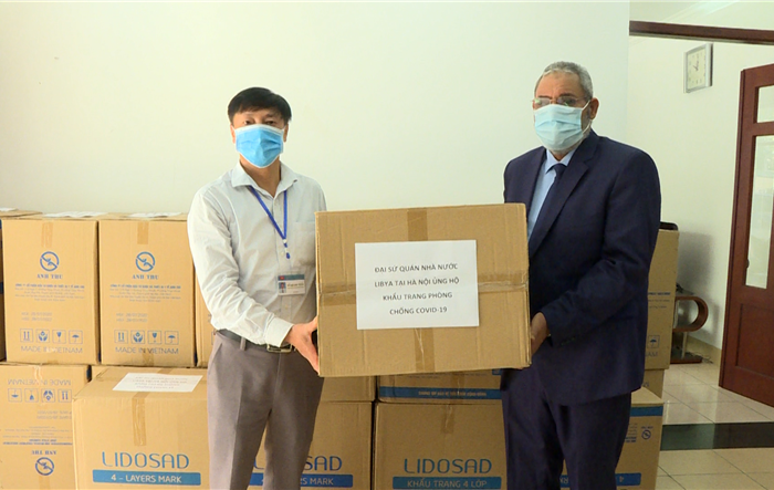 Huyện Ứng Hoà tiếp nhận khẩu trang y tế từ Đại sứ quán Libya tại Hà Nội