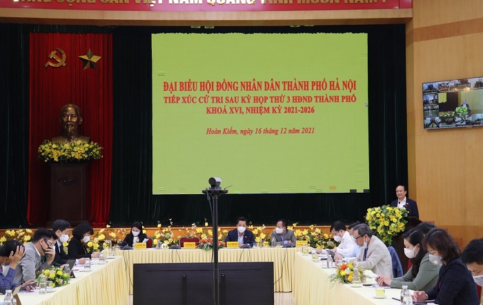 Chủ tịch HĐND thành phố Hà Nội Nguyễn Ngọc Tuấn tiếp xúc cử tri tại quận Hoàn Kiếm