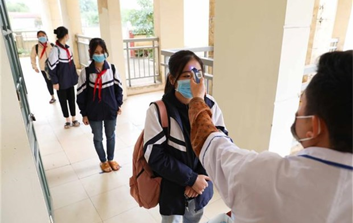 Học sinh PTTH tại Hà Nội trở lại trường học từ ngày 6-12