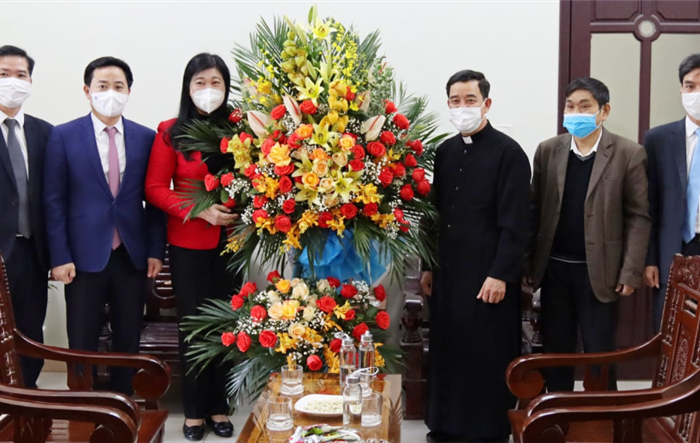 Tặng quà giáo dân có hoàn cảnh khó khăn dịp Giáng sinh 