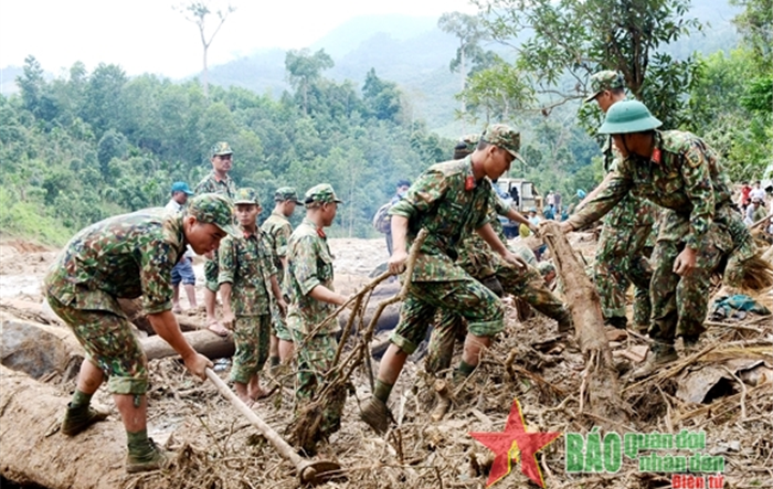 “Phi chính trị hóa” quân đội nhìn từ thiên tai - Bài 1: Thiên tai, đất vàng của những kẻ “bới lông tìm vết”