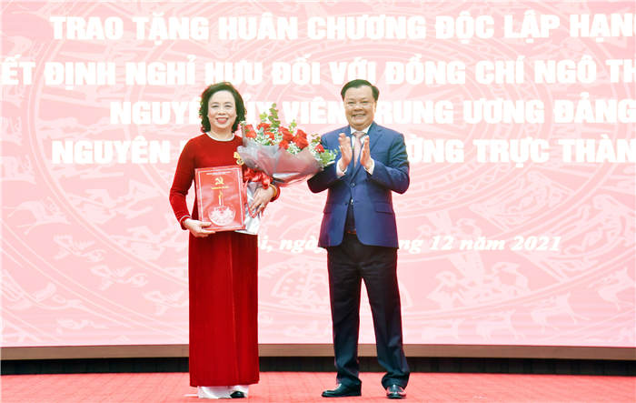 Trao tặng Huân chương Độc lập hạng Nhì và Quyết định nghỉ hưu đối với đồng chí Ngô Thị Thanh Hằng