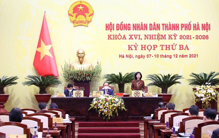 Xem xét các tờ trình về phân cấp nguồn thu và hoàn thiện kế hoạch đầu tư công trung hạn