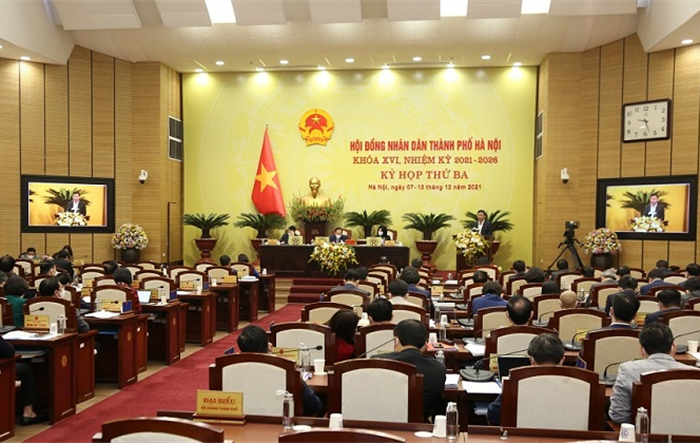 Xem xét, quyết định nhiều nghị quyết quan trọng