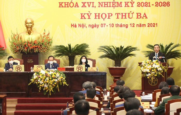 Chủ tịch UBND Thành phố Chu Ngọc Anh trả lời chất vấn các vấn đề cử tri quan tâm