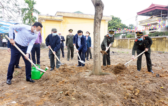 Công an Hà Nội đặt mục tiêu trồng 3000 cây xanh trong năm nay