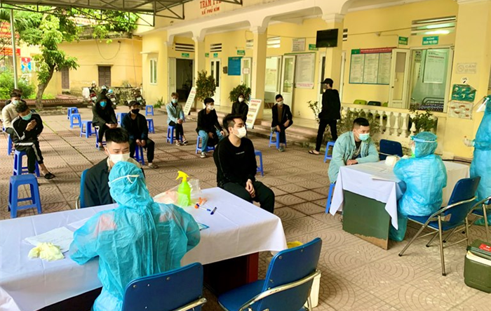 Lấy mẫu xét nghiệm SARS-CoV-2 cho tân binh nhập ngũ năm 2021