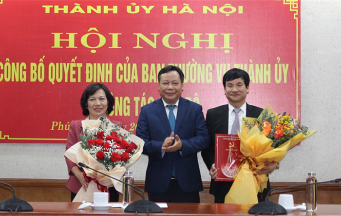 Công bố các quyết định về công tác cán bộ tại  Quận ủy Tây Hồ và Huyện ủy Phúc Thọ 
