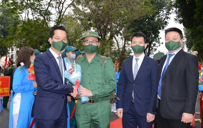Thanh niên Hoàn Kiếm nô nức lên đường nhập ngũ