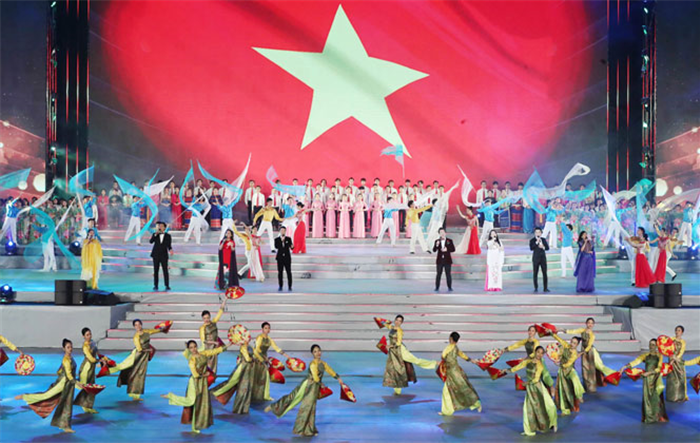Hùng tráng, rực rỡ niềm tin với “Khát vọng - Toả sáng” 