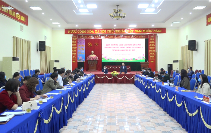 Phó Chủ tịch UBND Thành phố Chử Xuân Dũng kiểm tra công tác phòng, chống dịch Covid-19 tại huyện Mỹ Đức 