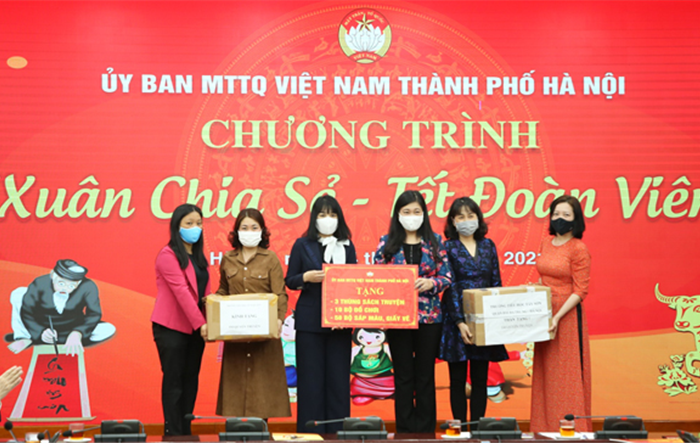 Chương trình "Xuân chia sẻ - Tết đoàn viên" 