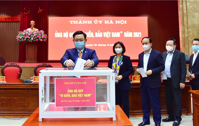 Thành ủy Hà Nội ủng hộ Quỹ “Vì biển, đảo Việt Nam” năm 2021