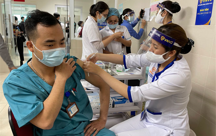 Xây dựng kế hoạch tiêm chủng vắc xin Covid-19 cho các đối tượng ưu tiên theo đúng quy định