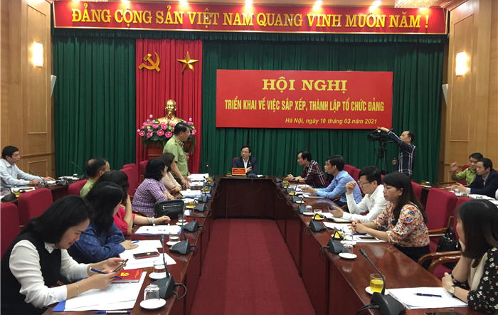 Thành lập tổ chức Đảng tại 5 đội quản lý thị trường  liên huyện của Hà Nội
