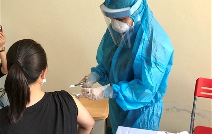 Tấm khiên trong đại dịch và một đảng biết lo cho dân