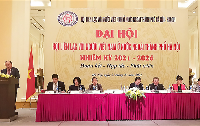 Đại hội Hội liên lạc với người Việt Nam ở nước ngoài thành phố Hà Nội 